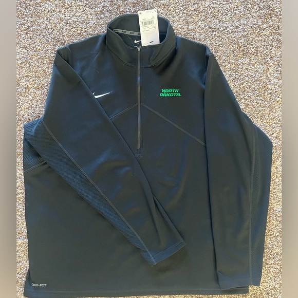 Men’s Nike Dri-Fit North Dakota 1/4 Zip - Picture 1 of 3